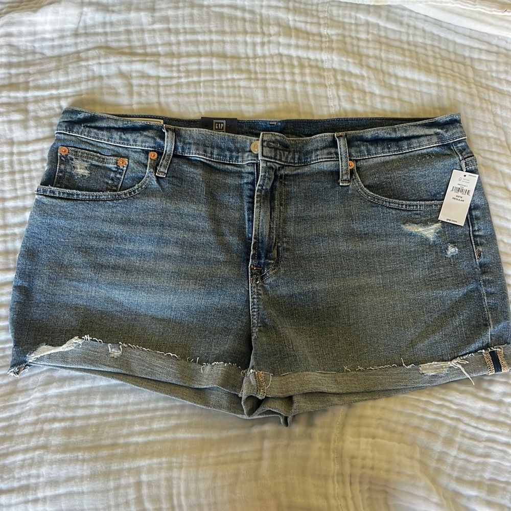 Gap 3” Short Mid Rise